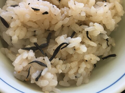 ひじきと白ごまの炊き込みご飯(^○^)☆